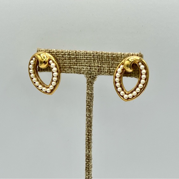 Vintage Jewelry - Vintage pierced earrings gold tone tiny faux pearl beads